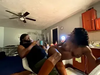 VixenCapri webcam model stream image