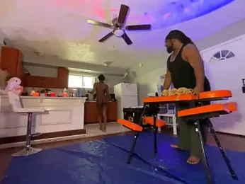 VixenCapri webcam model stream image