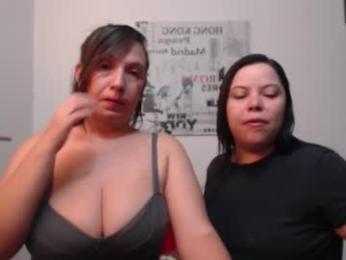 hidden_tinna webcam chaturbate model stream image