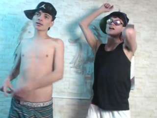 axelmilokairodyerear webcam camsoda model stream image