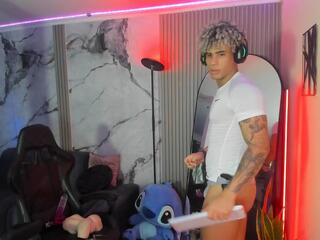 Arthur Stonee webcam model stream image
