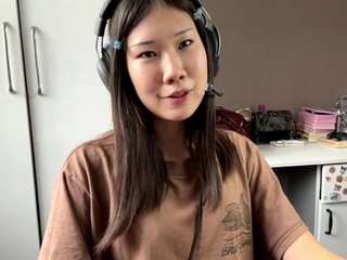 earlinevichidvongsa webcam model stream image