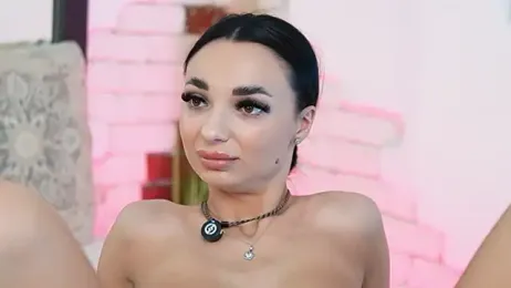 MaraJolie webcam model stream image