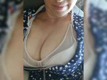 NiKa-ON webcam model stream image