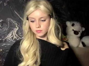 BundtAmely webcam model stream image