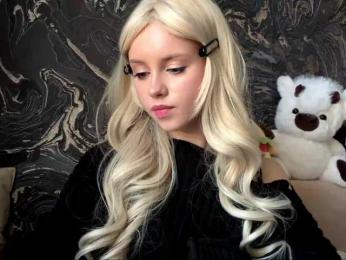 BundtAmely webcam model stream image