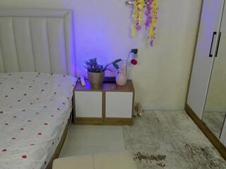 Shaya Asian webcam model stream image