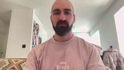 v1c70r1985 webcam cam4 model stream image