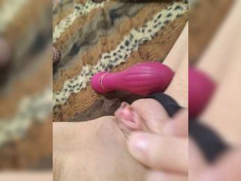 qwerty1975-1 webcam bongacams model stream image