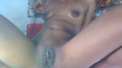 Carinajolie webcam model stream image