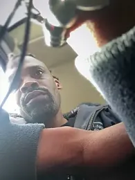 2HandsLong webcam stripchat model stream image