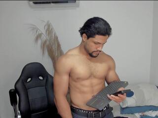 Owen Dark webcam model stream image