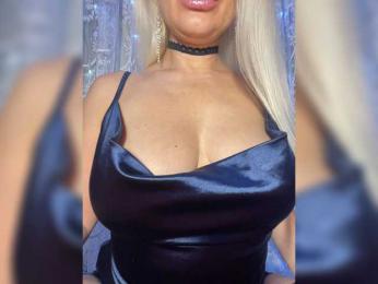 Hugme10times webcam model stream image