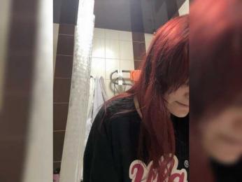 stillHer webcam model stream image