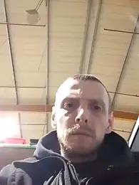 CrookedBunk3527 webcam model stream image