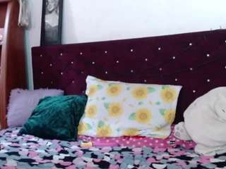 saraanova webcam model stream image