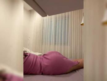 SweetLuna webcam model stream image