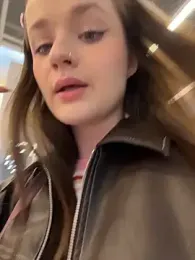 your_babymila webcam model stream image