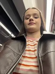 your_babymila webcam model stream image