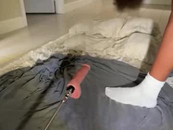 myles_isperfect webcam model stream image