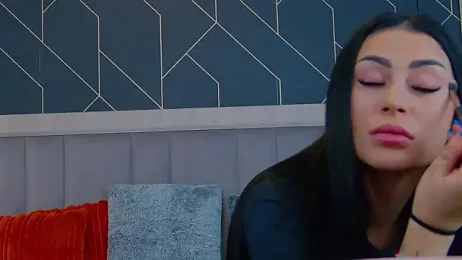 EmyLaveau webcam model stream image