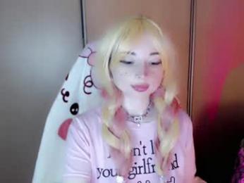 oh_pichuu webcam model stream image