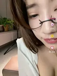 GG-BONG1 webcam stripchat model stream image