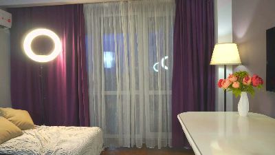 HildCornett webcam model stream image