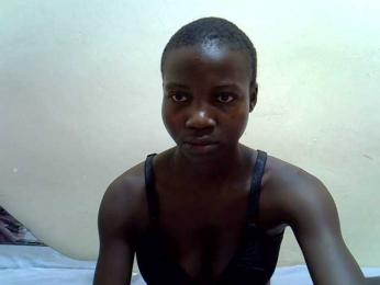 Prettiegal webcam bongacams model stream image