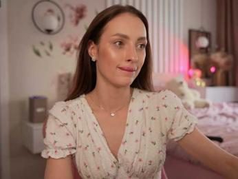 MilaLuxury webcam bongacams model stream image