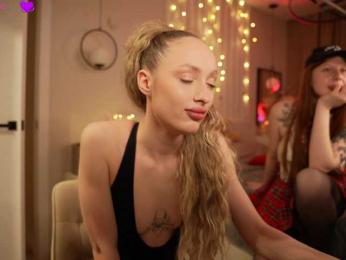 MilaLuxury webcam model stream image