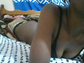 Charliepoco webcam model stream image