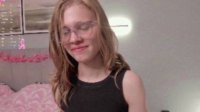 DarceyOnsurez webcam model stream image