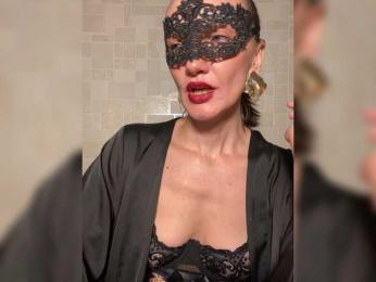 Monro webcam model stream image