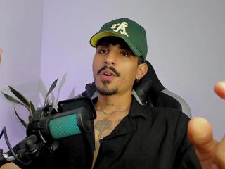 Lukee Taylor webcam model stream image