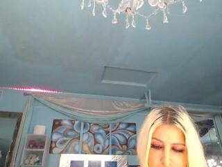 Adrianna Fox webcam model stream image