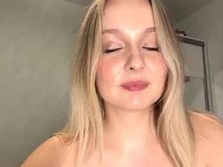 merririesgraf webcam model stream image