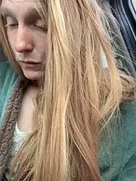 GoldenFlameGoddess webcam model stream image