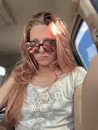 GoldenFlameGoddess webcam model stream image