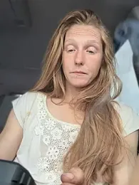 GoldenFlameGoddess webcam model stream image