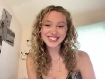 luvvlea webcam model stream image