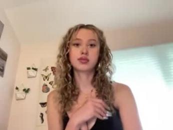 luvvlea webcam model stream image