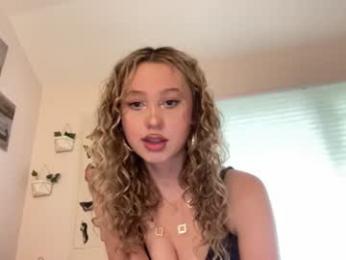 luvvlea webcam model stream image
