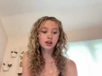 luvvlea webcam model stream image