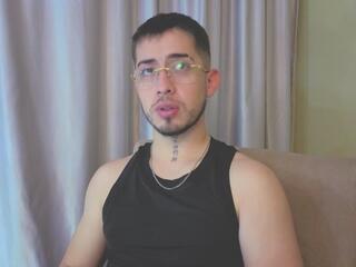 Tommas Johnson webcam flirt4free model stream image