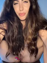 Eyline webcam model stream image