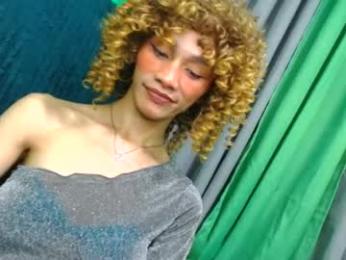 familystroke_twinny8 webcam model stream image