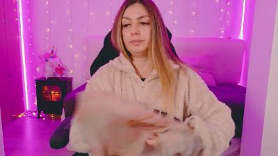 LindaWhite_ webcam model stream image