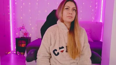 LindaWhite_ webcam model stream image