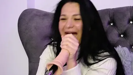 KayaGlow webcam model stream image